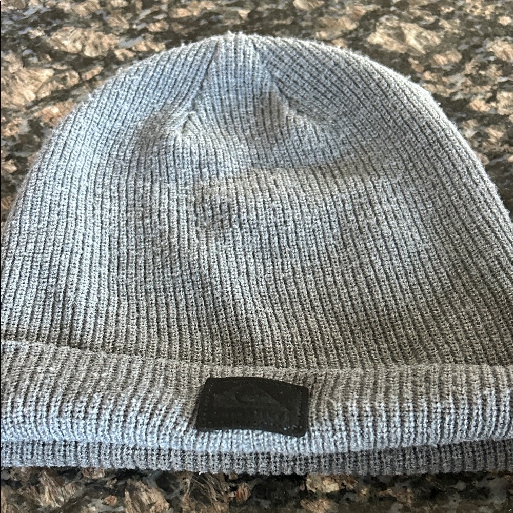 QUICK SILVER GRAY KNIIT BEANIE